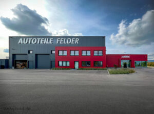 Lager- und Verkaufshalle für Autoteile-Handel