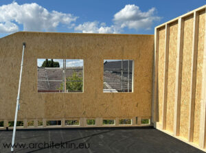 lebenswichtig: die Aufstockung muss schnell gehen da das EG weiterhin bewohnt wird…